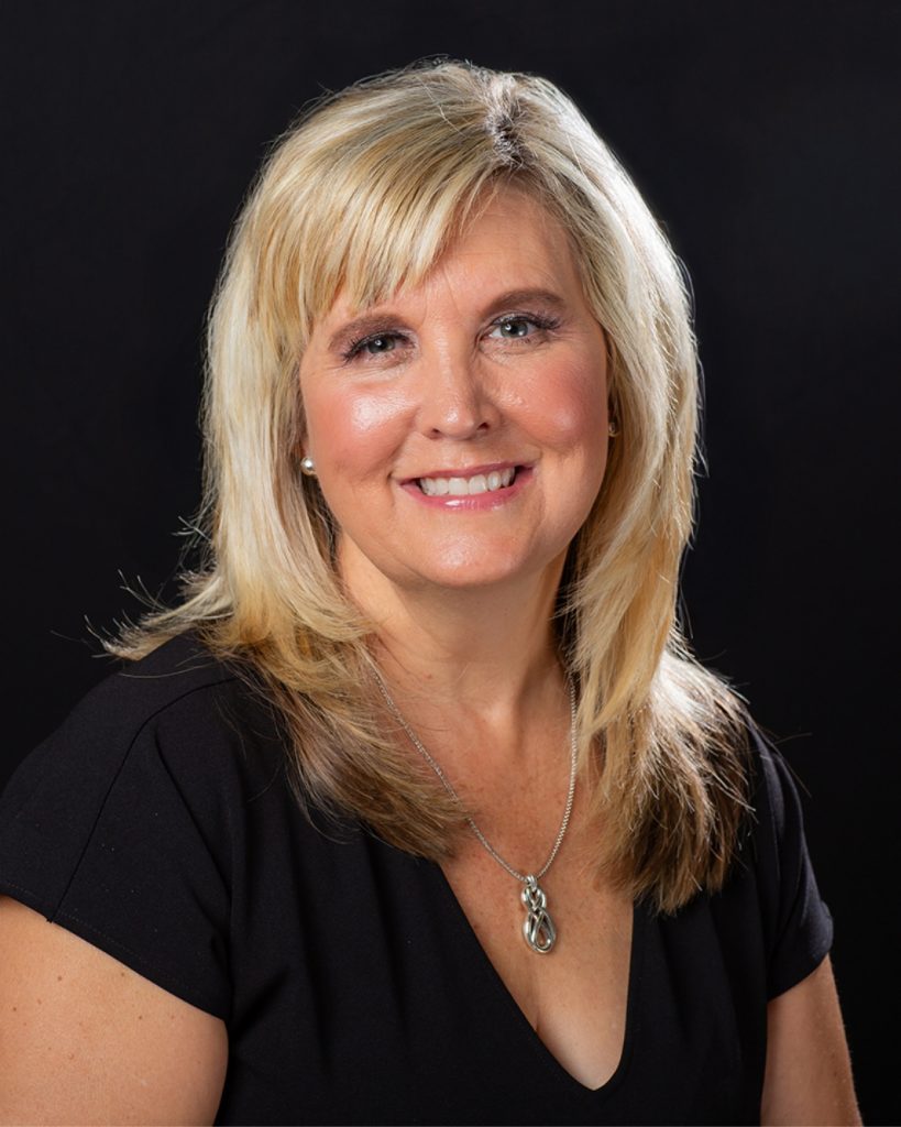 Holli | Licensed Cosmetologist